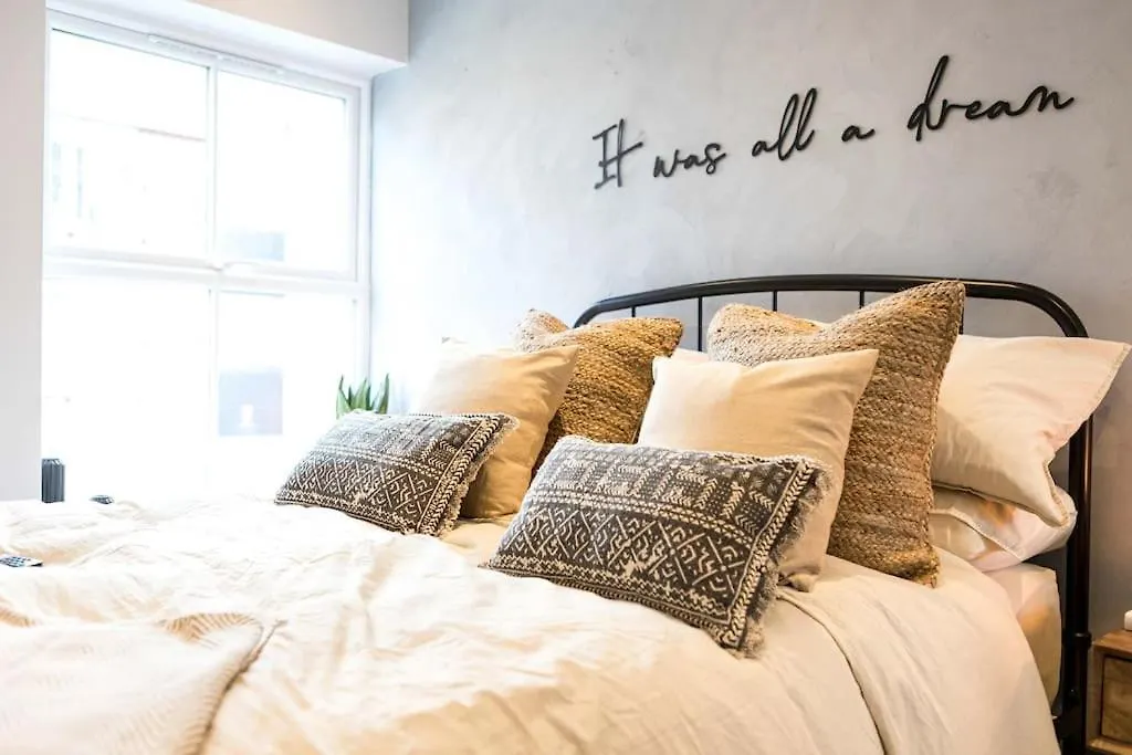 Stylish 1 Bed Apartment In Westbourne With Parking Bournemouth